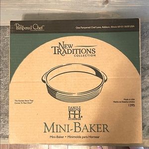 Pampered Chef New Traditions Mini Baker, White (Vanilla) #1351 Discontinued NEW